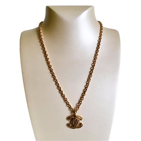 chanel boutique in usa|boutiques that sell Chanel necklaces.